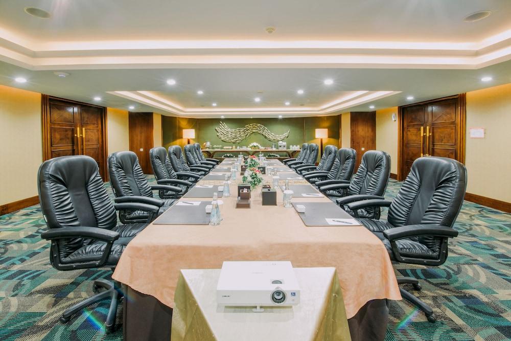 The Papandayan Hotel Бандунг Екстериор снимка